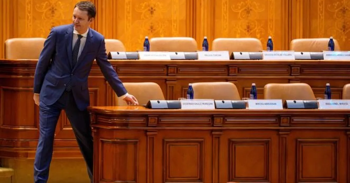 Rumunský parlament odmietol vládu Murešana