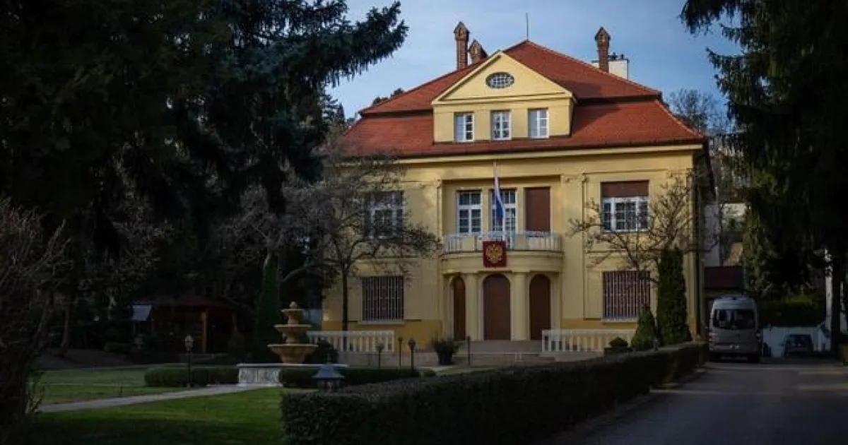 Sabotáže riadené zo Slovenska: horiace zbrojovky, drony aj ambasády