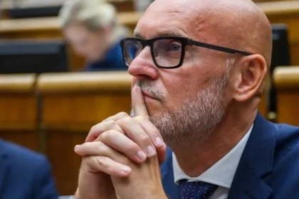 SaS: Ficova vláda skladá rozpočet na prežitie koalície, zaplatia ho ľudia