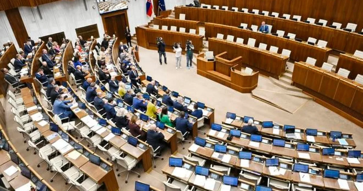 Slovensko zaostáva v transpozícii smerníc EÚ do právnych predpisov