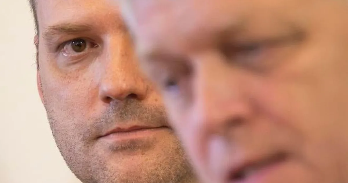 SNS vyzvala Tarabu, aby odstúpil, inak ho odvolá v parlamente