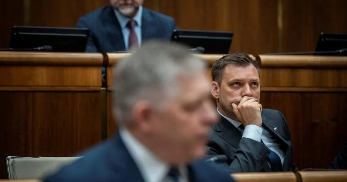 SNS žiada Tarabu, aby zastavil predaj majetku, najmä hotela Bobrovník.