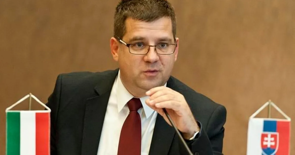 Súd vzal do väzby exministra Orbánovej vlády