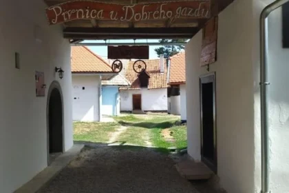 Táto krajina Slovákom uniká. Japonci sem mieria za včelami, ďalší za vínom a tichom