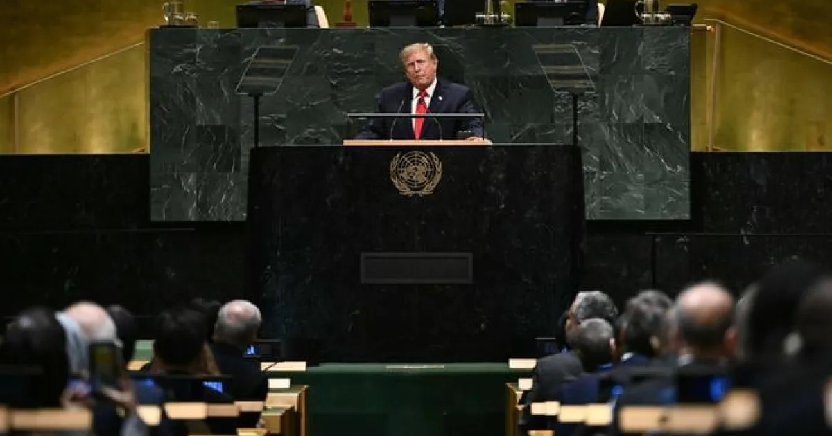 Trump vyzval všetky krajiny, aby vystúpili z ICC