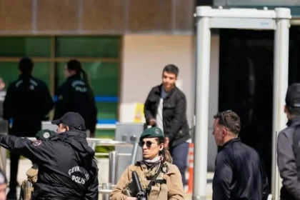 Turecká polícia zadržala príbuzných podozrivého zo streľby v Turgutlu