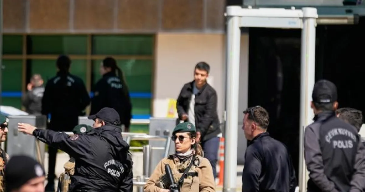 Turecká polícia zadržala príbuzných podozrivého zo streľby v Turgutlu