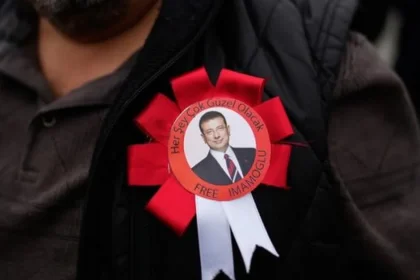 Turecký súd poslal istanbulského primátora Imamoglua na dva roky do väzenia