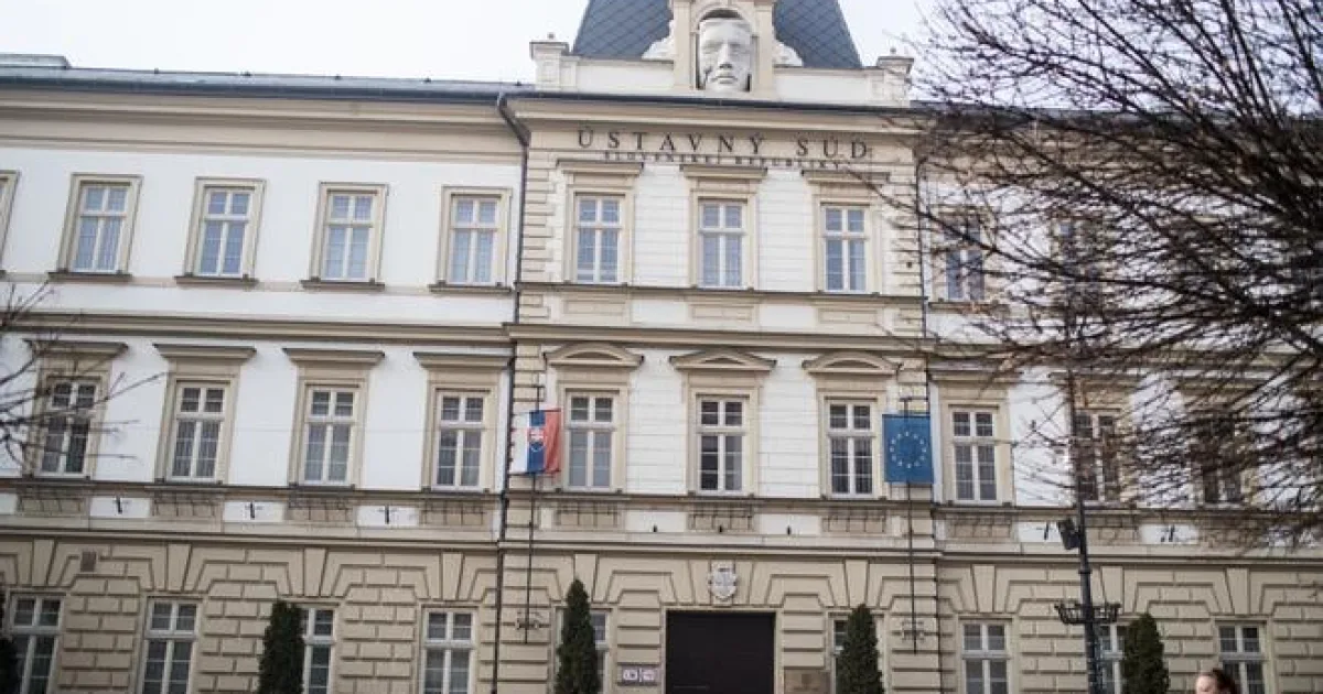 Ústavný súd nevyhovel návrhu na označenie častí zákonov o manželstve za protiústavné