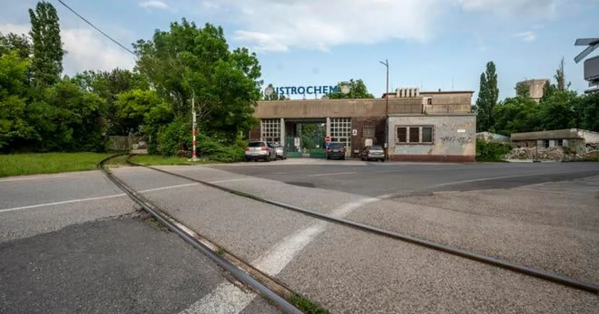 V Bratislave je desiatky znečistených lokalít. Na viacerých sa stavia