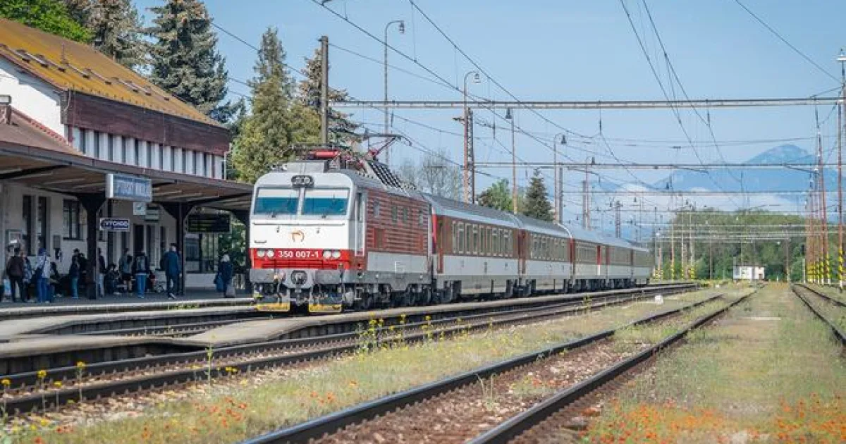 Vlaky štátneho dopravcu budú 15. septembra premávať podľa pracovného dňa
