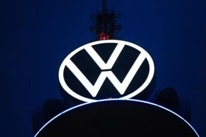 Volkswagen prudko znížil odhad zisku pre tento rok
