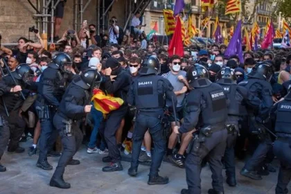 Zrážky v Barcelone počas osláv katalánskeho národného dňa