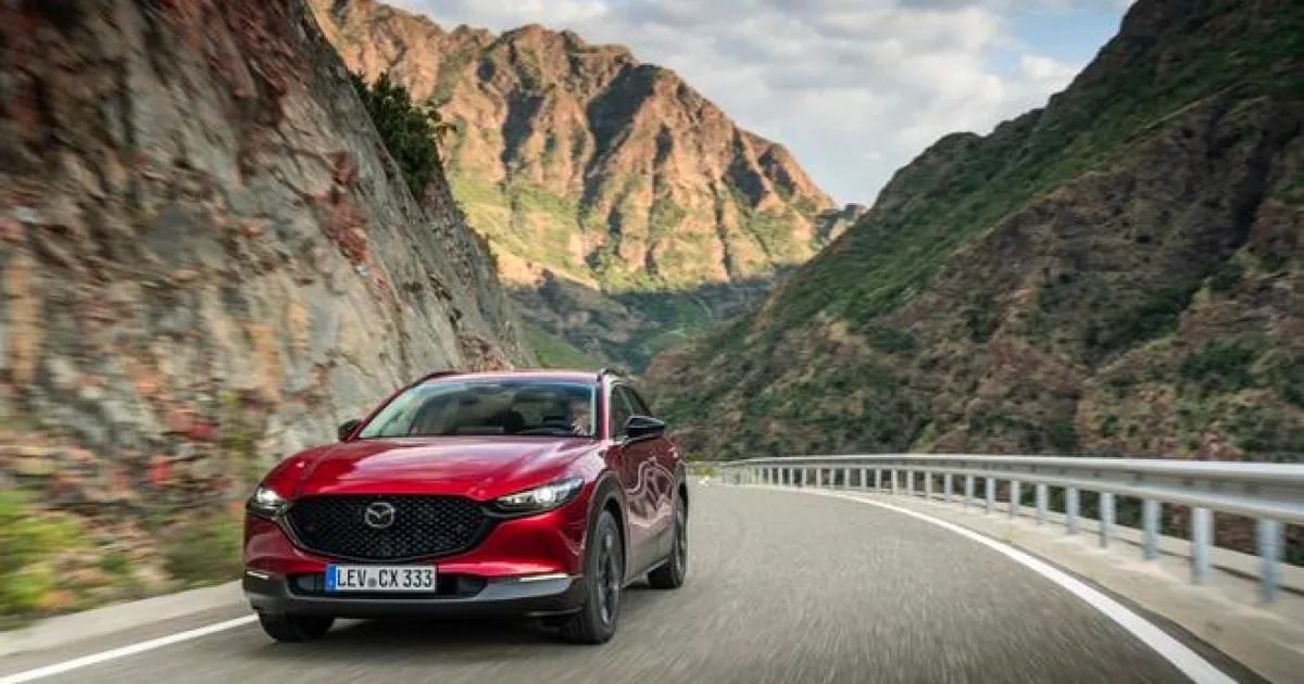 Albánsko z Mazdy CX-30: kvalitné cesty aj veľa elektromobilov