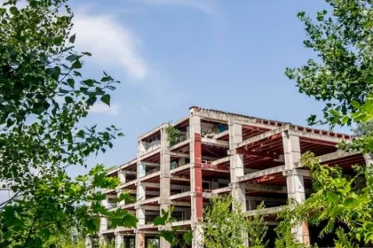 Blíži sa termín zbúrania zvyškov ružinovského obchodného domu