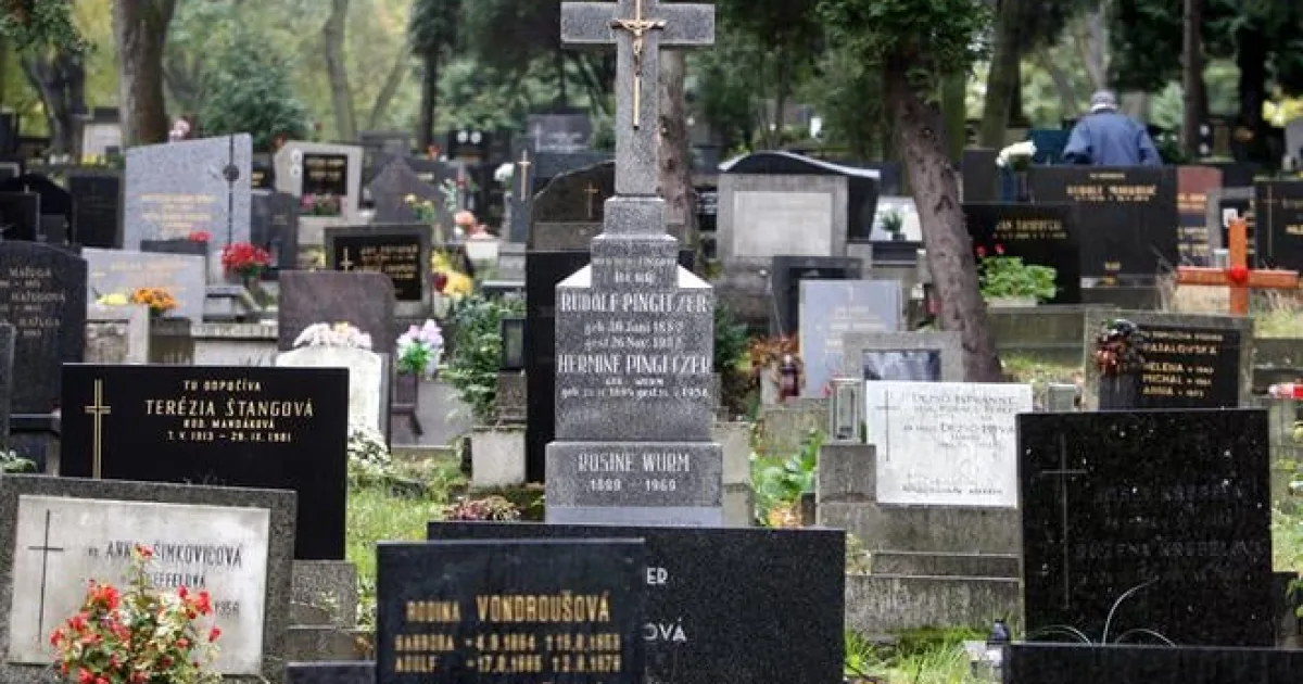 Bratislavské cintoríny a krematórium budú počas Dušičiek otvorené dlhšie
