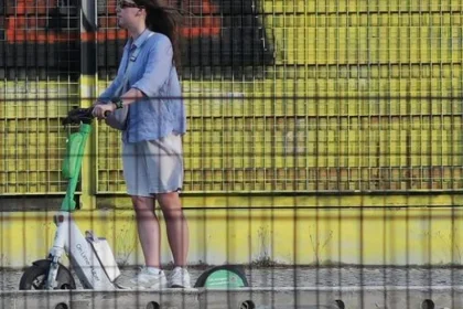 Brusel zavádza zákaz elektrických kolobežiek v niektorých lokalitách