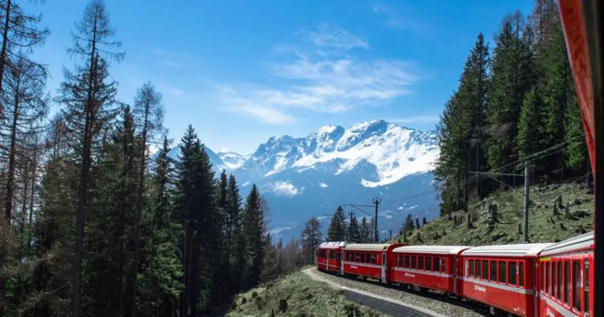 Cesta palmami až do Álp: Bernina Express patrí medzi najkrajšie vlaky Európy