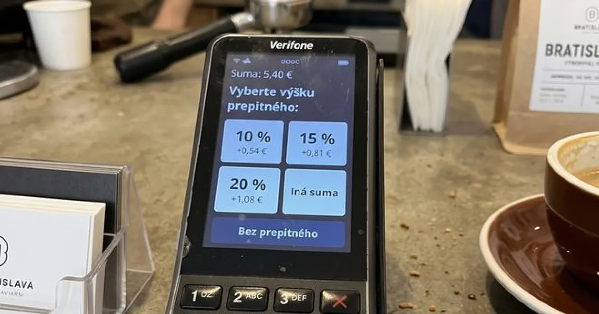 Chceš prepitné za to, že mi podáš 4-eurové pivo? Americký zvyk dobýja Slovensko