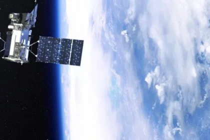 Čínsky raketový úlomok s hmotnosťou 5 ton preletel nad Poľskom