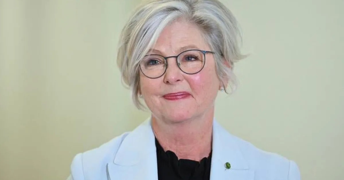 Do austrálskej poslankyne úmyselne narazil vodič, je vážne zranená