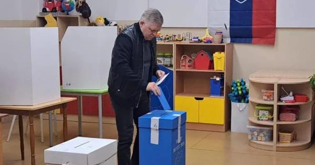 Fico hlasoval v Karlovej Vsi bez ohlásenia komisii