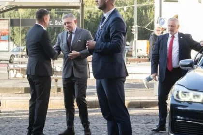 Fico prišiel na ministerstvo životného prostredia, Smer zrušil tlačovú besedu