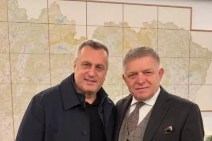 Fico trvá na Kuffovom návrhu, rozhodnutie vracia Pellegrinimu