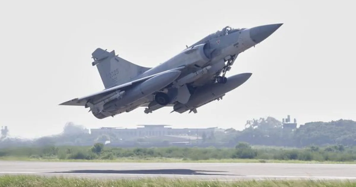 Francúzska armáda potvrdila smrť posádky stíhačky Mirage pri havárii