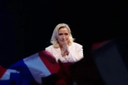 Francúzski novinári sa ohradili proti útokom počas zjazdu krajnej pravice