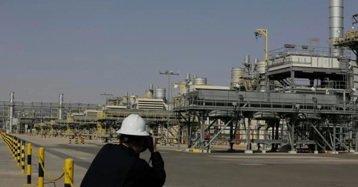 Globálne rezervy ropy sú hrozivo nízke, varuje šéf ropného giganta Aramco