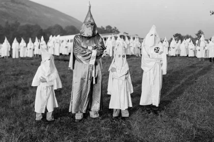 Ku-klux-klan sa mení na politickú stranu, rasovej konšpirácii verí tretina Američanov