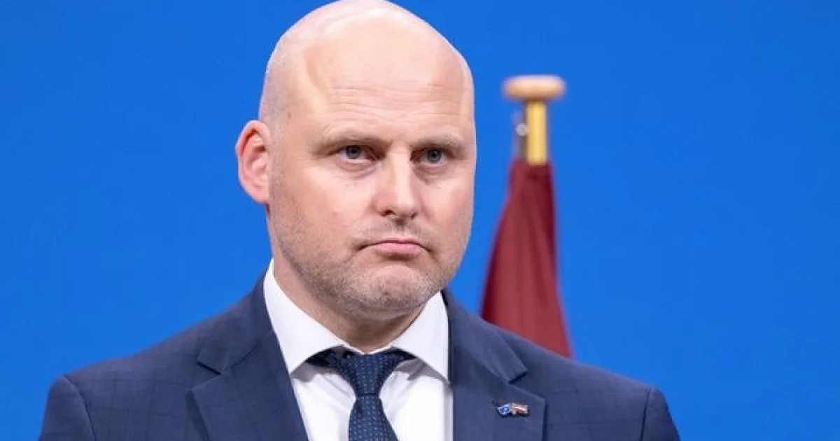 Lotyši si volia nový parlament, hlavnou témou je bezpečnosť krajiny