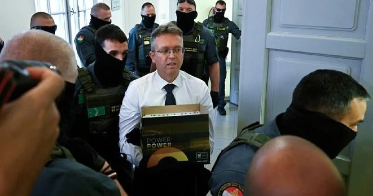 Maďarského exministra Hankóa poslal súd do väzby