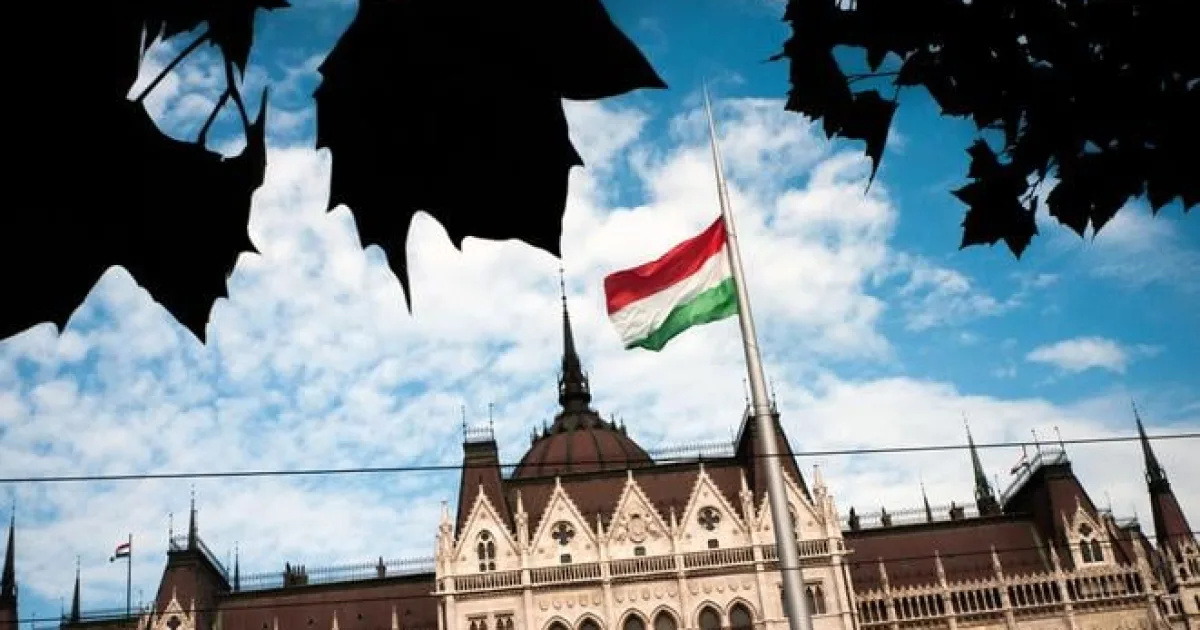 Maďarský parlament upravil kontroverzný zákon na ochranu detí obmedzujúci LGBTI