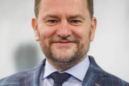 Matovič naďalej rozdeľuje opozíciu, veľké podniky podržali štátnu kasu