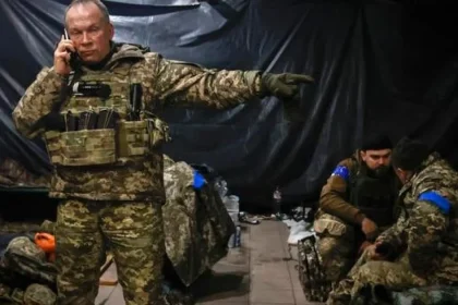 Odvolaný veliteľ ukrajinskej armády Syrskyj varuje: Zbavte sa ilúzie, že vojna nepríde