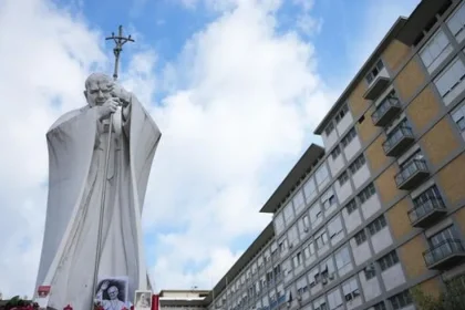 Pápež Lev XIV. opúšťa nemocnicu štyri dni po operácii pľúc