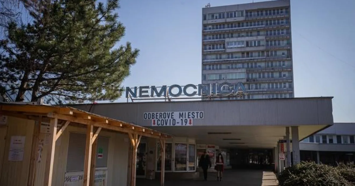 Polícia obvinila muža, ktorý napadol personál v ružinovskej nemocnici