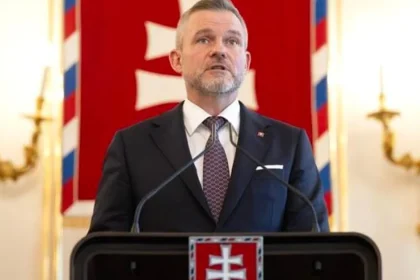 Prezident zatiaľ Kuffu za ministra nevymenuje, počká na výklad Ústavného súdu