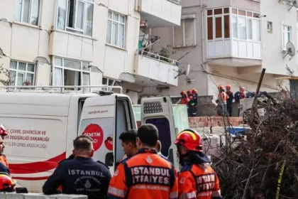 Pri zrútení obytnej budovy v Istanbule zomrelo päť ľudí vrátane troch detí