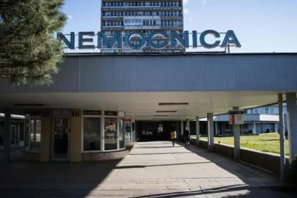 Prokurátor navrhol väzbu pre muža, ktorý napadol personál v ružinovskej nemocnici