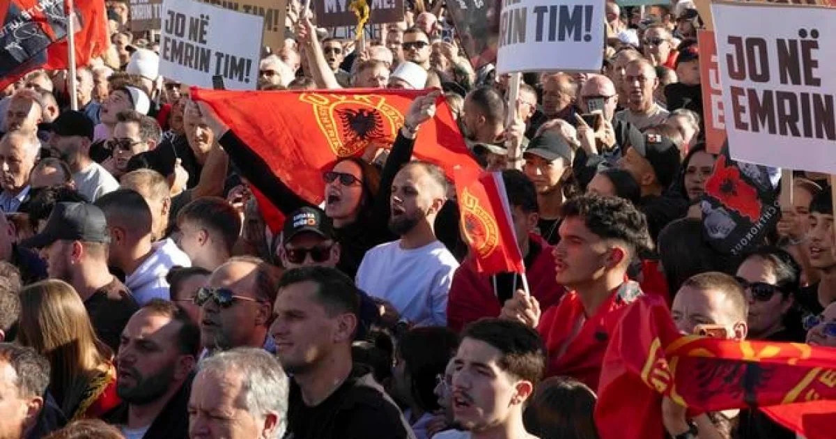 Protesty proti verdiktu nad expredákmi Kosovskej oslobodzovacej armády