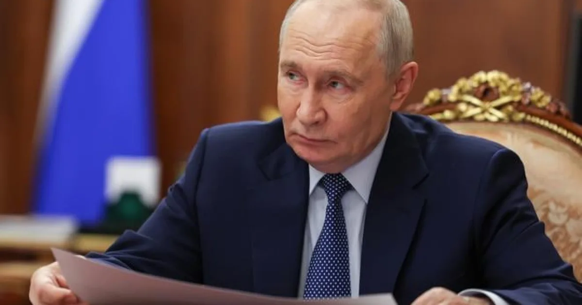 Putin navrhol trojstranné rokovanie o mieri na Ukrajine, no bez Zelenského