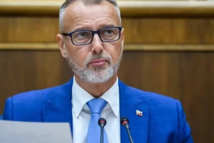 Raši vyzval Žilinku, aby zvážil preverenie aktivít Hnutia Slovensko