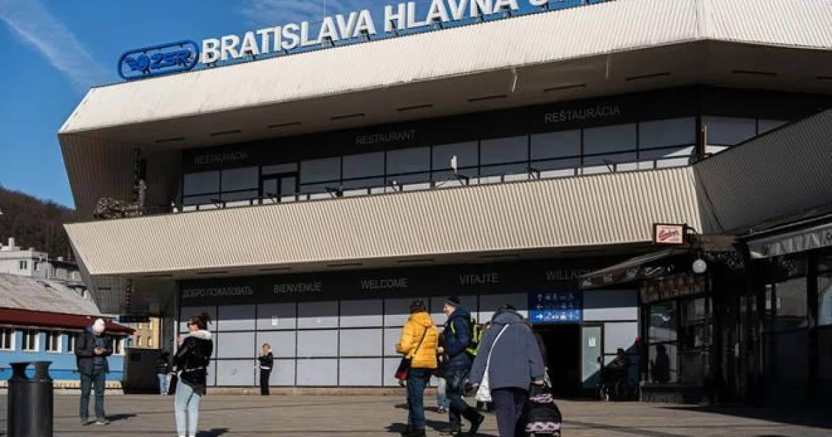 Ráž je na nové záchody hrdý, šípky však posielajú cestujúcich inam