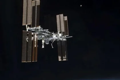 Ruská agentúra uzavrie na stanici ISS prechodovú komoru na module Zvezda