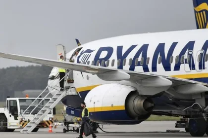 Ryanair dá cestujúcim viac času na batožinu: 60 minút pred odletom