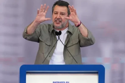 Salvini si naďalej udržiava pozíciu lídra strany Liga