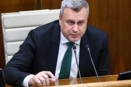 SNS očakáva zrušenie vysokých odmien a ich prerozdelenie medzi zamestnancov ministerstva